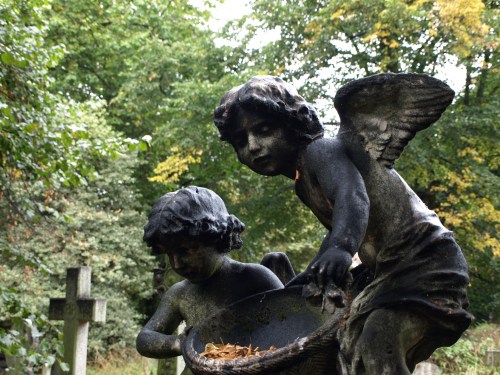 cherubs angels grave cemetery london victorian brompton