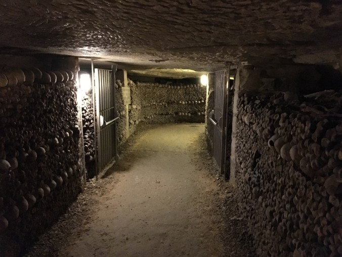 catacombs paris ossuary