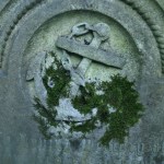 anchor and chain on headstone